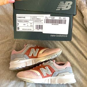 New Balance 9978 women's size 7